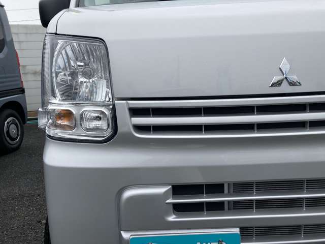 Mitsubishi Minicab Van 10