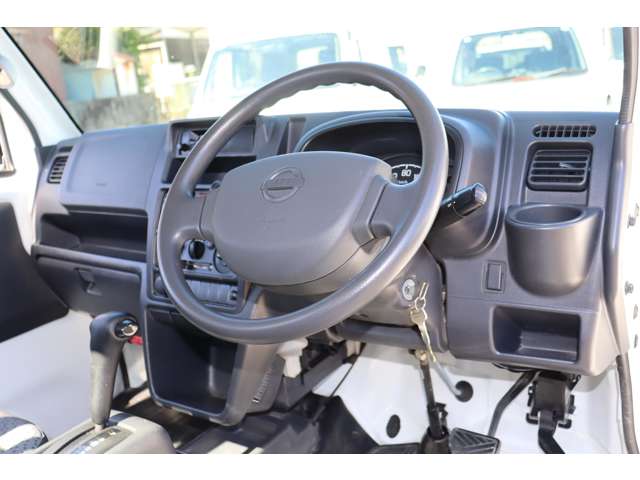 Nissan NT100 Clipper 2