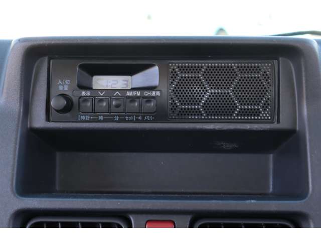 Nissan NT100 Clipper 3