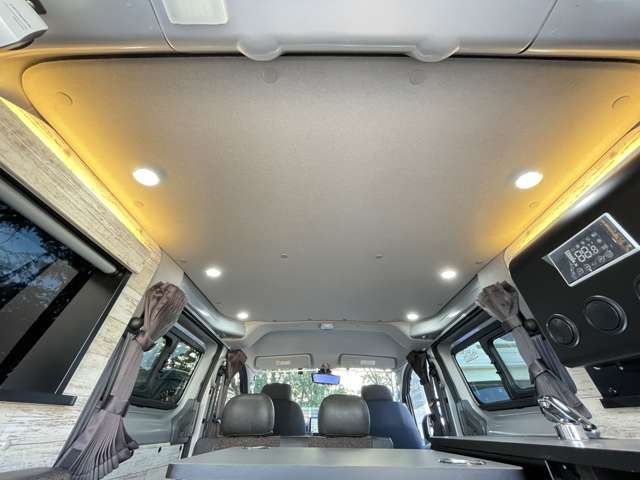 Nissan NV200 Vanette Van 12