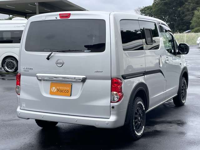 Nissan NV200 Vanette Van 2