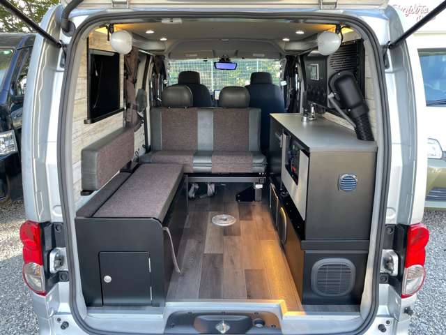 Nissan NV200 Vanette Van 5