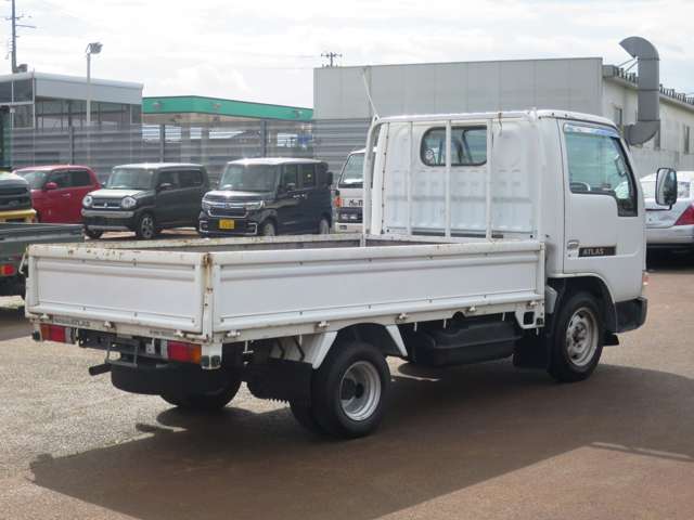 Nissan Atlas 3