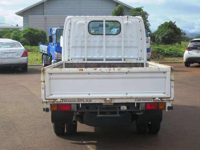 Nissan Atlas 4