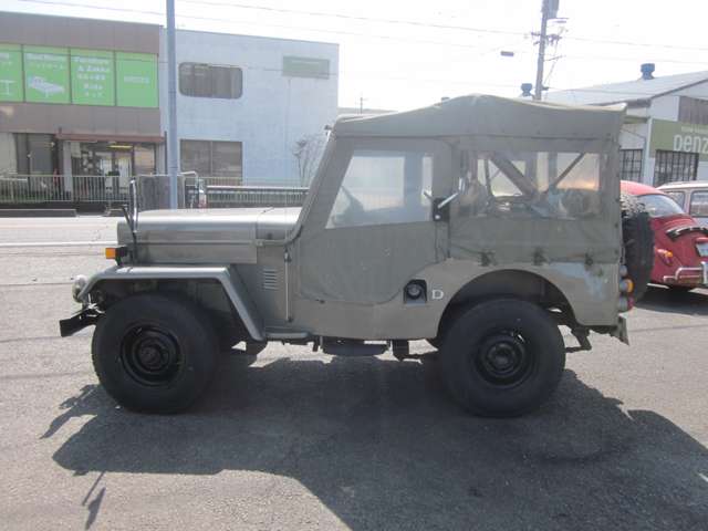 Mitsubishi Jeep 5