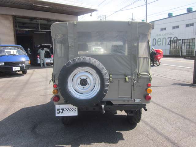 Mitsubishi Jeep 8