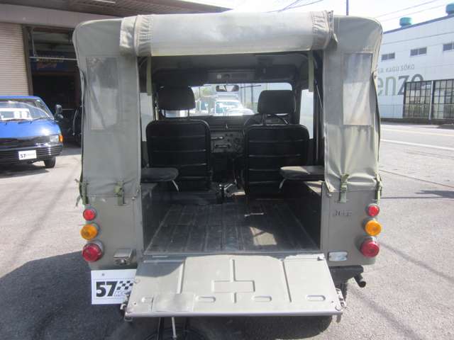 Mitsubishi Jeep 9