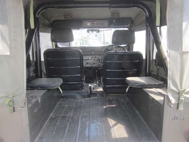 Mitsubishi Jeep 10