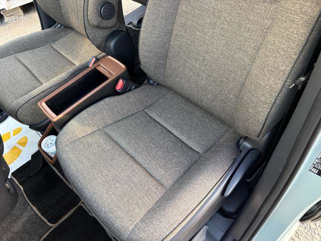 Toyota Sienta 8