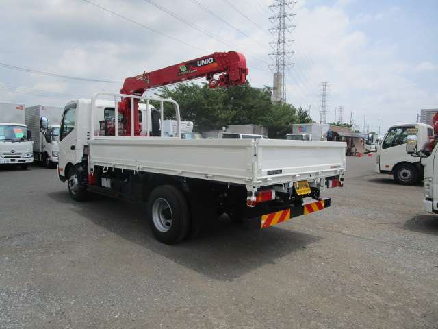 Hino Dutro 3