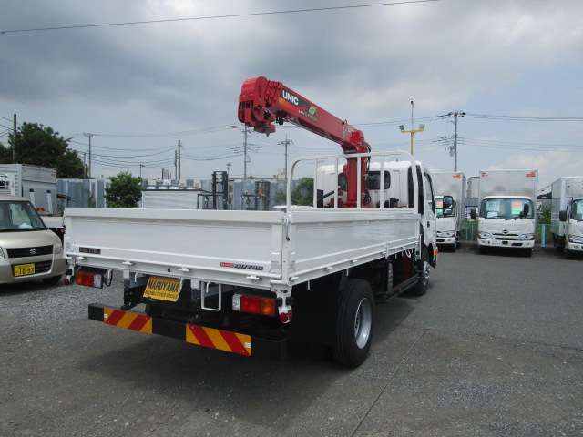 Hino Dutro 4