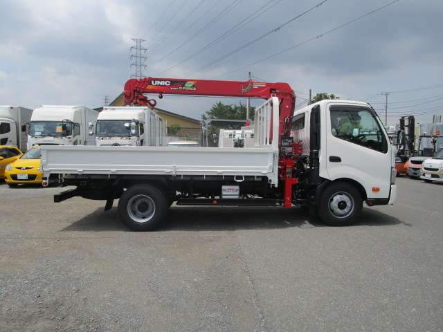 Hino Dutro 8