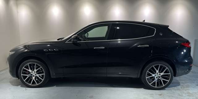 Maserati Levante 12