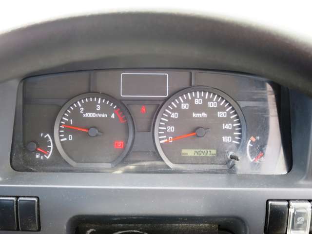 Isuzu Elf 11