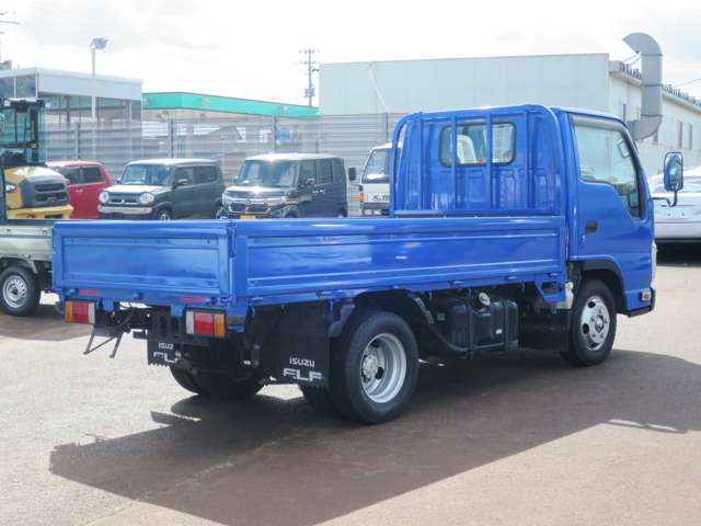 Isuzu Elf 3