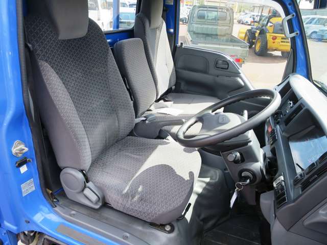 Isuzu Elf 8