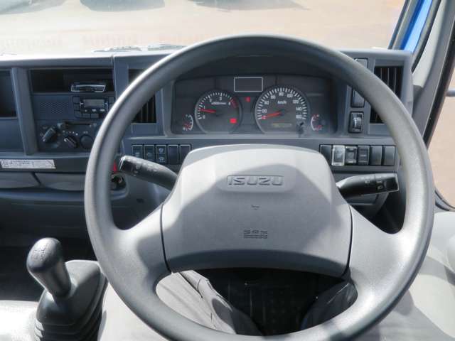 Isuzu Elf 10