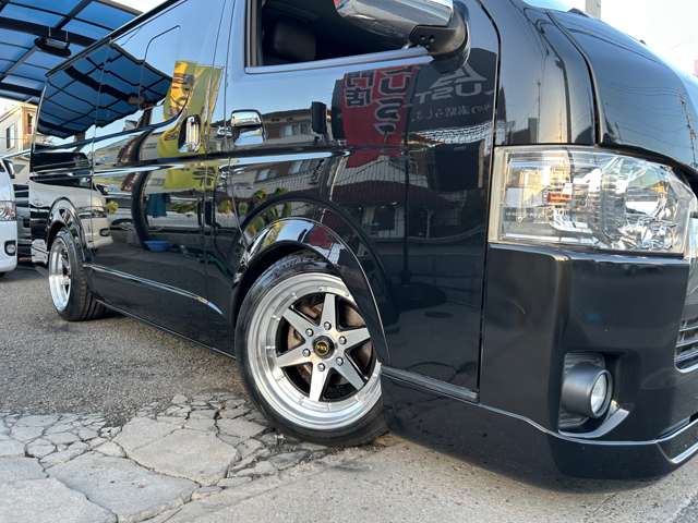 Toyota Hiace Van 11