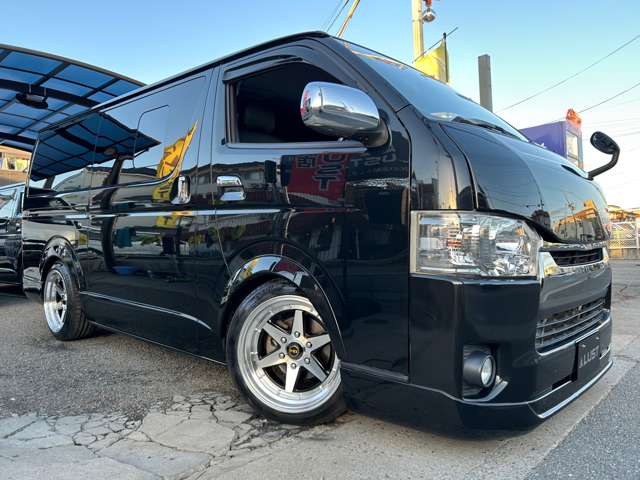 Toyota Hiace Van 9