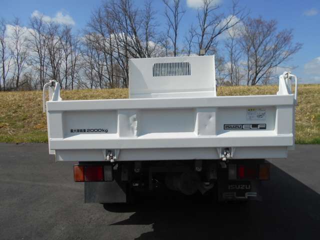 Isuzu Elf 6