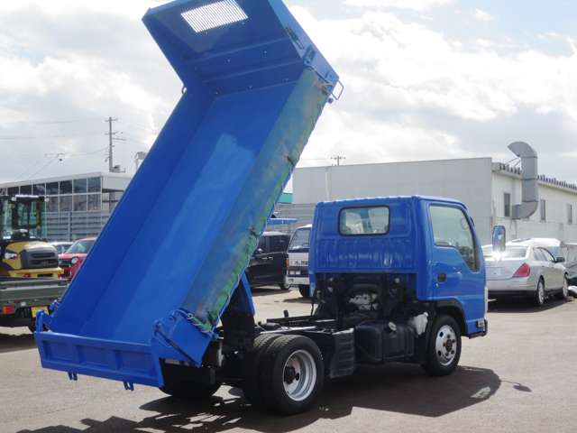 Isuzu Elf 3