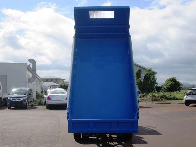 Isuzu Elf 4