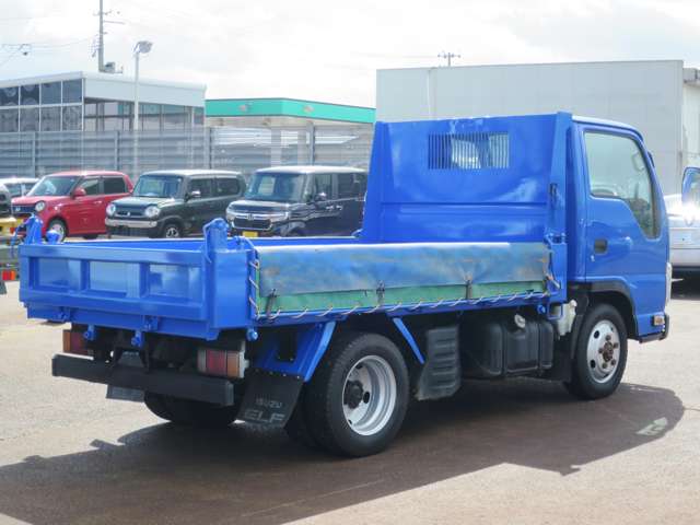 Isuzu Elf 8