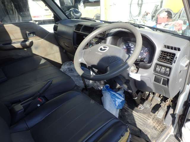 Mazda Bongo Truck 10