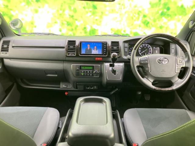 Toyota Hiace Van 3