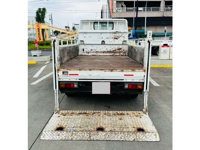 Mitsubishi Fuso Canter 7
