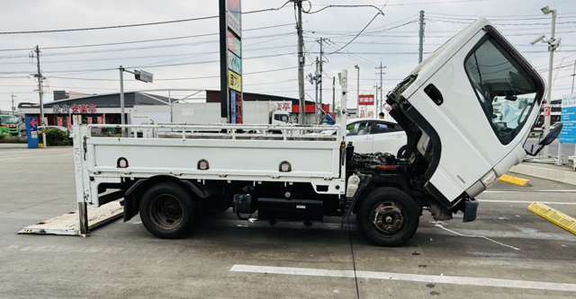 Mitsubishi Fuso Canter 9