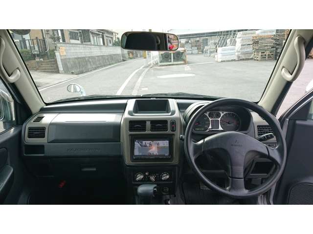 Mitsubishi Pajero Mini 12