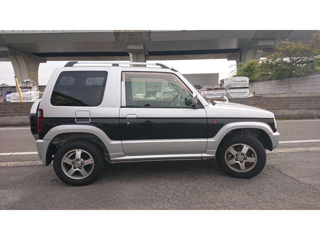 Mitsubishi Pajero Mini 4