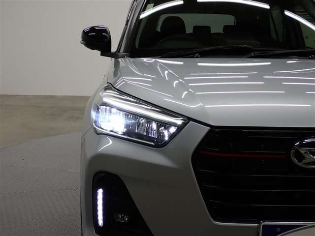 Daihatsu Rocky 11