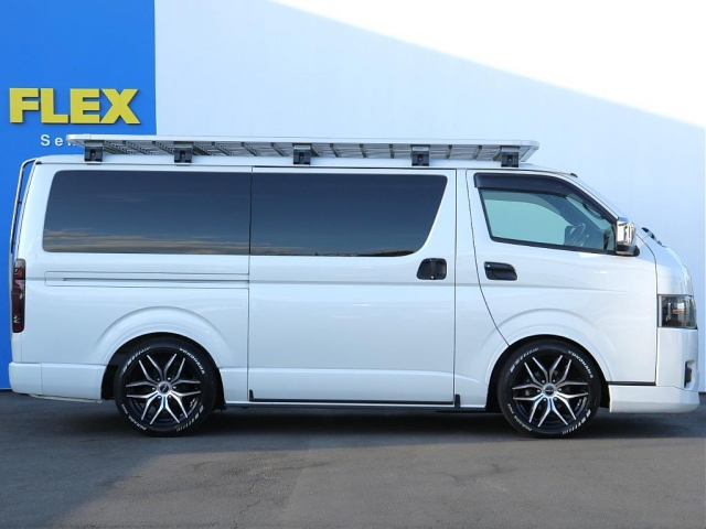 Toyota Hiace Van 6
