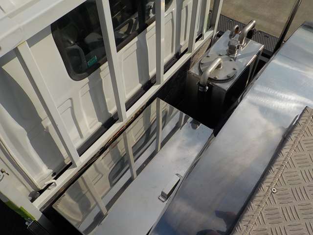 Isuzu Elf 11