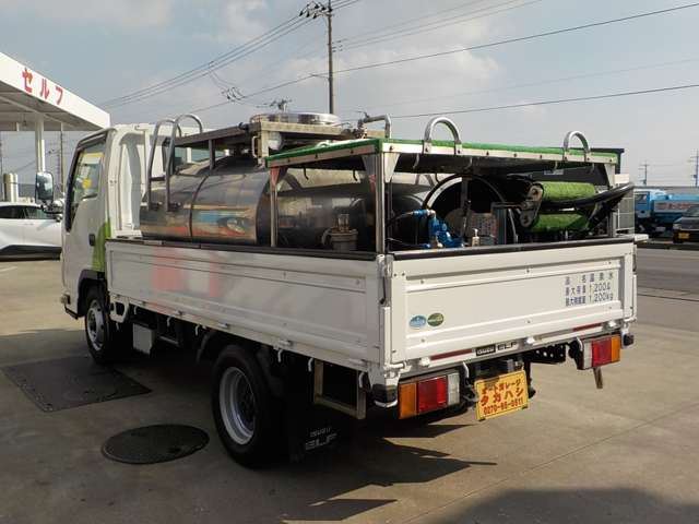 Isuzu Elf 3