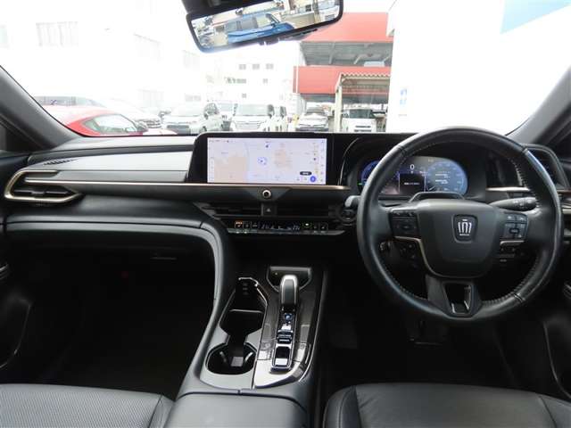 Toyota Crown Sport 6