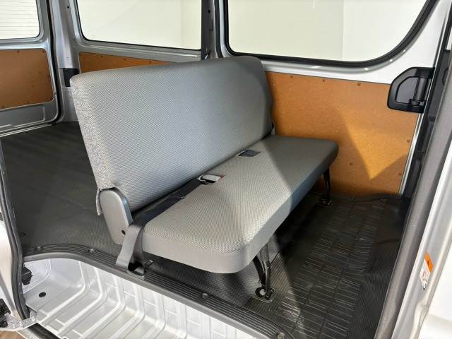 Toyota Hiace Van 12