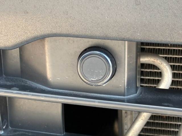 Toyota Hiace Van 7