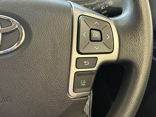 Toyota Hiace Van 8
