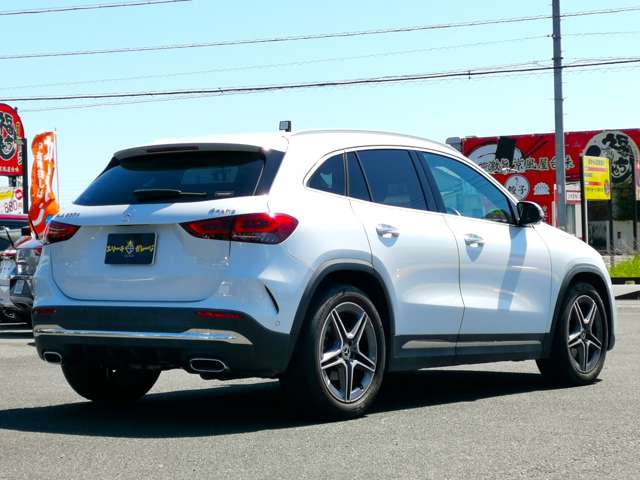 Mercedes-Benz GLA-Class 11