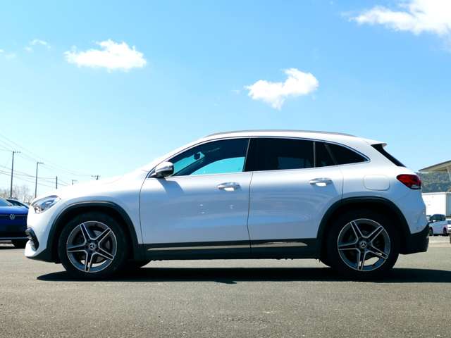 Mercedes-Benz GLA-Class 12