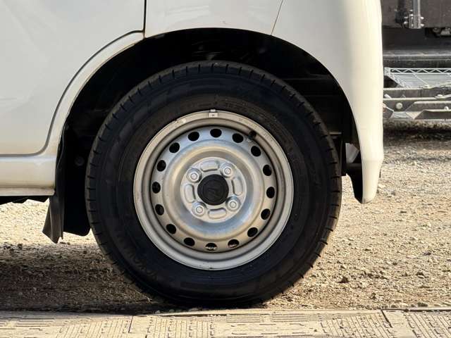 Daihatsu Hijet Cargo 11