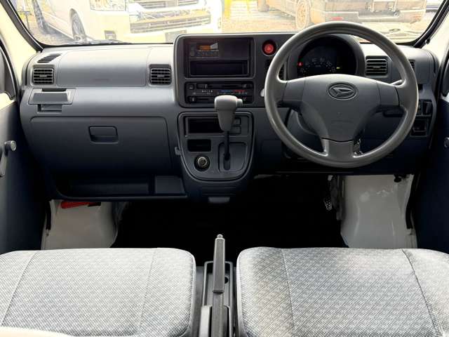 Daihatsu Hijet Cargo 3