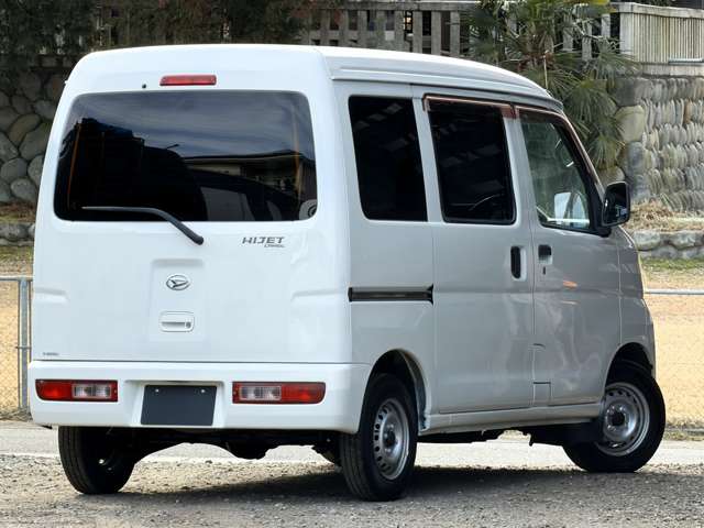 Daihatsu Hijet Cargo 4