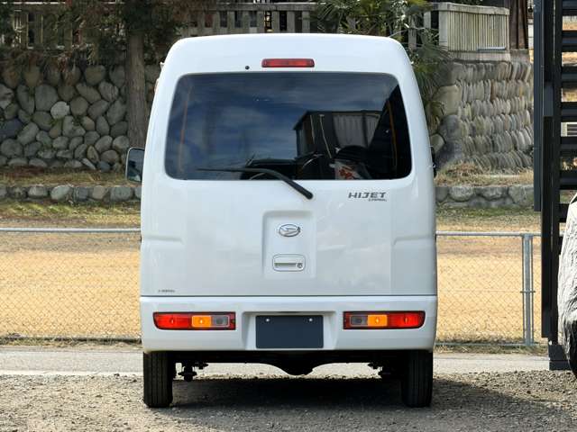 Daihatsu Hijet Cargo 7