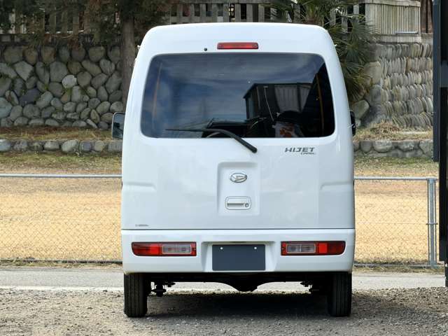 Daihatsu Hijet Cargo 8