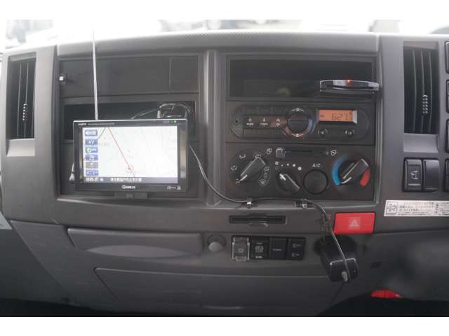 Isuzu Elf 12