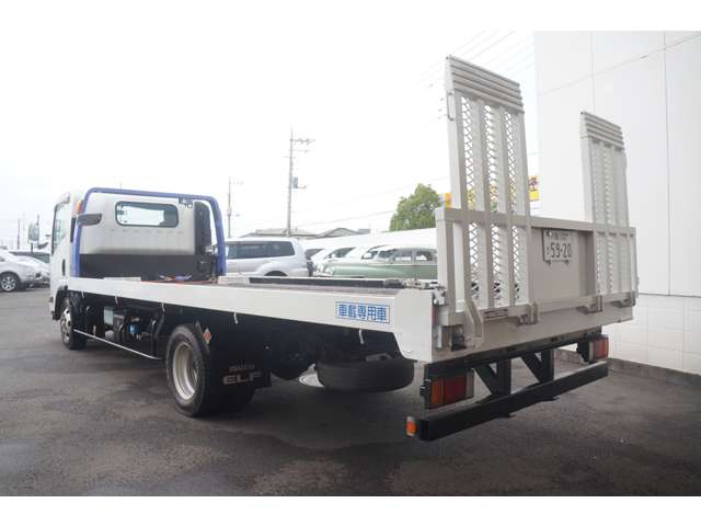 Isuzu Elf 4